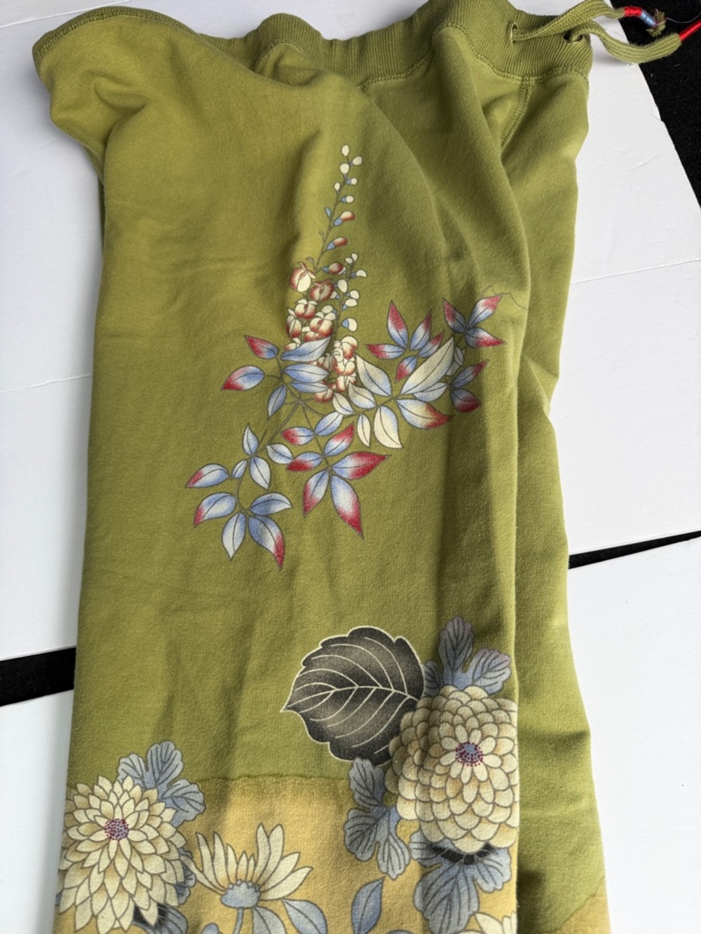 Paparazzi Olive/flowered French Terry stretch waist pants - Picture 8 of 13